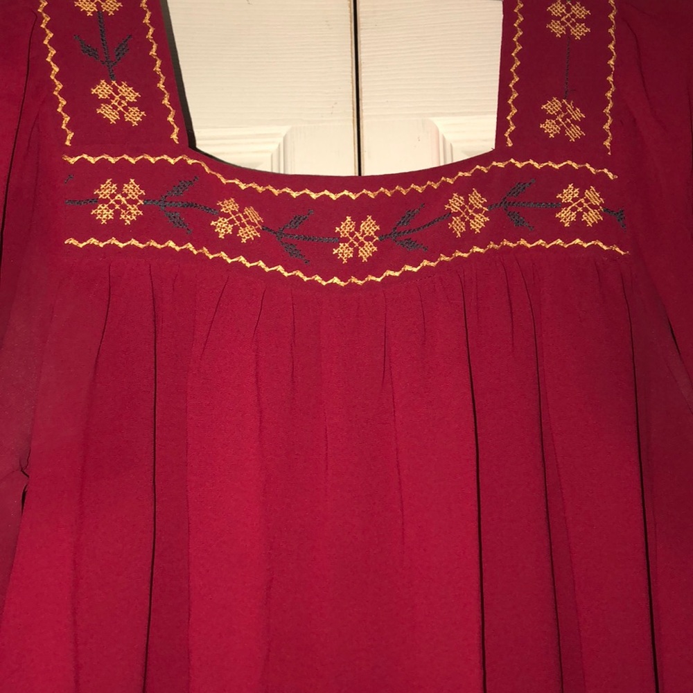 red short thin sleeve blouse